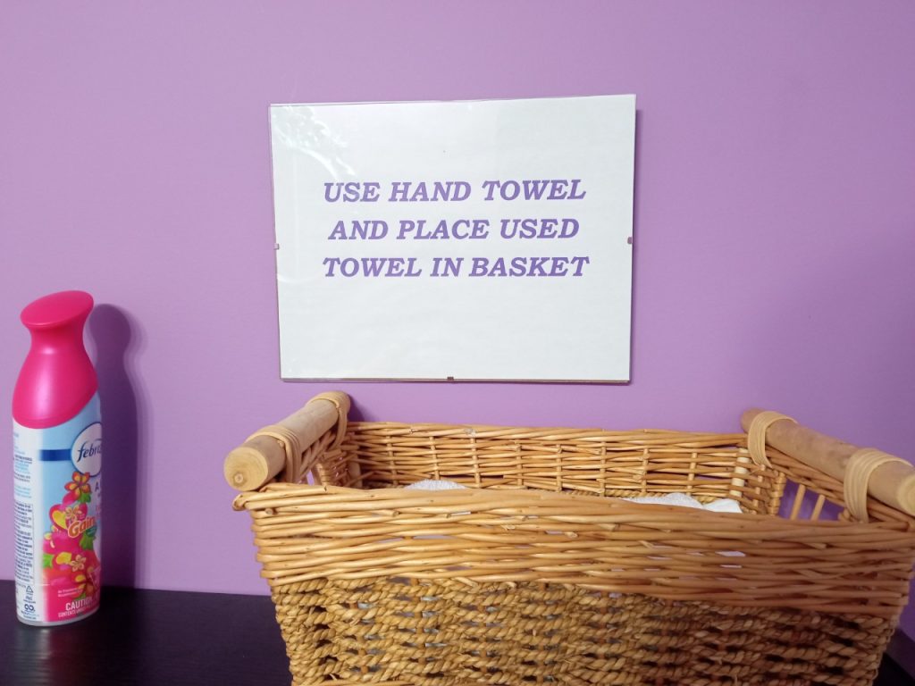 TapLook beautifully cleans even the smallest details in our salon 6 z5565034552687 a3cfe4cc407175649a43ba6d74df2860