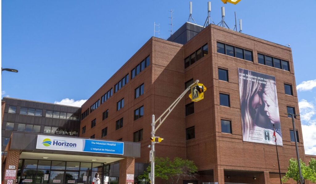 Mobile beauty care services for seniors in Moncton