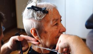 Mobile Haircut Service For Seniors