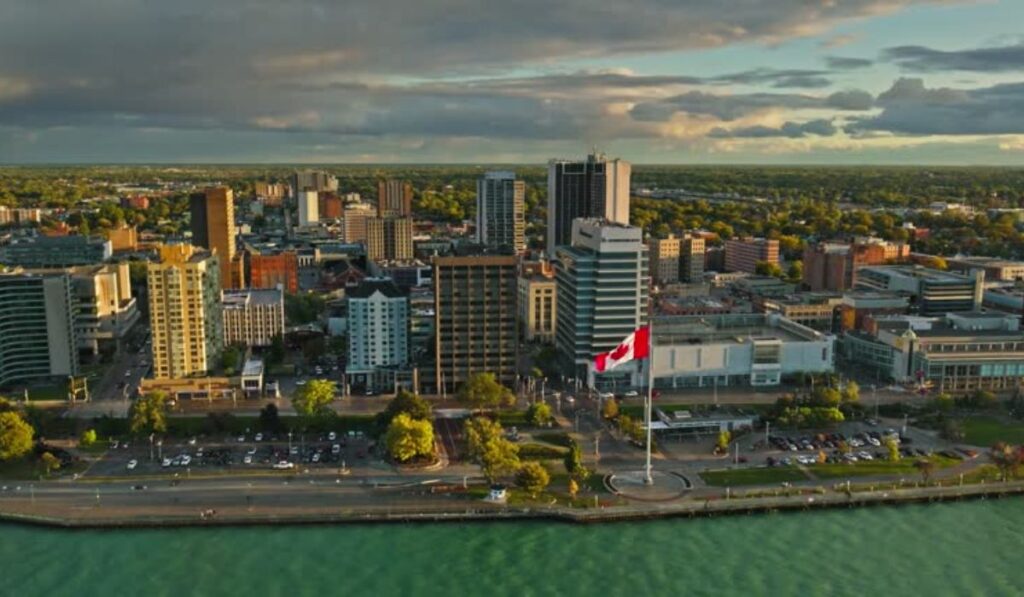 Mobile beauty care services for seniors in Windsor