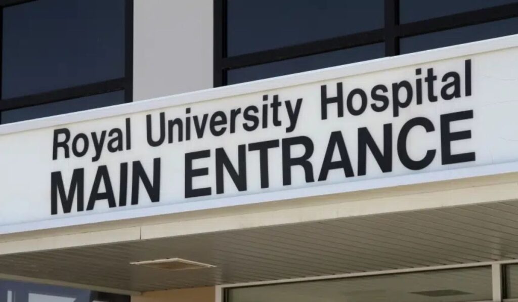 Mobile beauty care services for seniors in Saskatoon