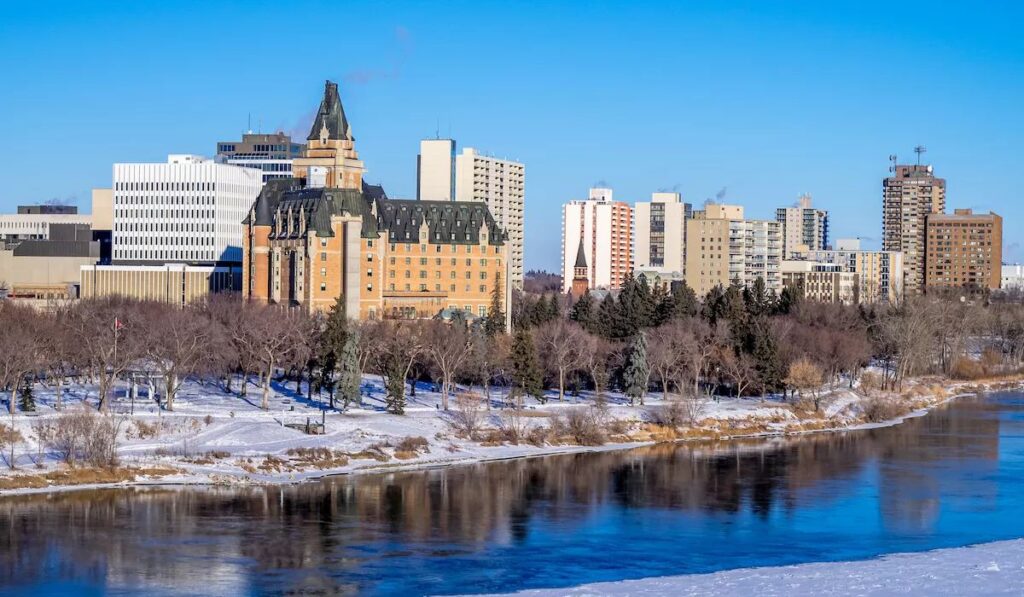 Mobile beauty care services for seniors in Saskatoon