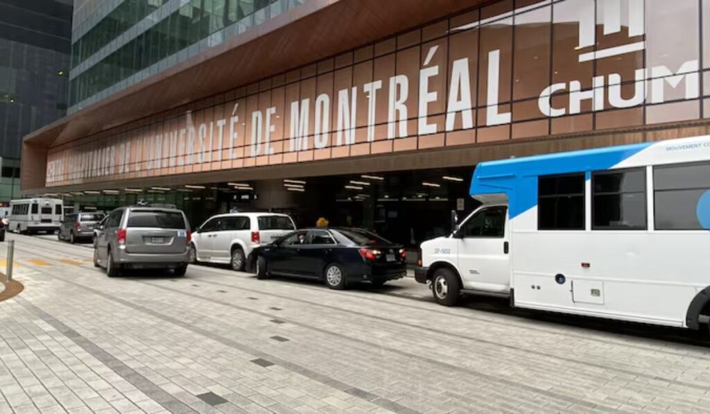 Mobile beauty care services for seniors in Montreal