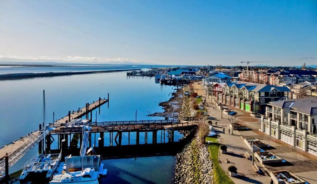 Mobile beauty care services for seniors in Richmond