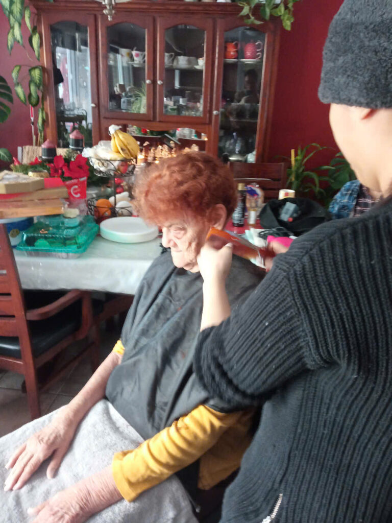 TapLook's Mobile Haircut Service Thrives in Edmonton and Sherwood Park 2 z6190813766295 3c7b0e29c28387f0b22d762f7087ce28