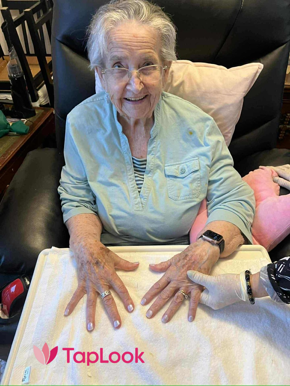 Customer Review Stories: A Detailed Review of TapLook Ottawa Mobile Manicure and Pedicure Service 1 Untitled design 2025 11 17T113426.124